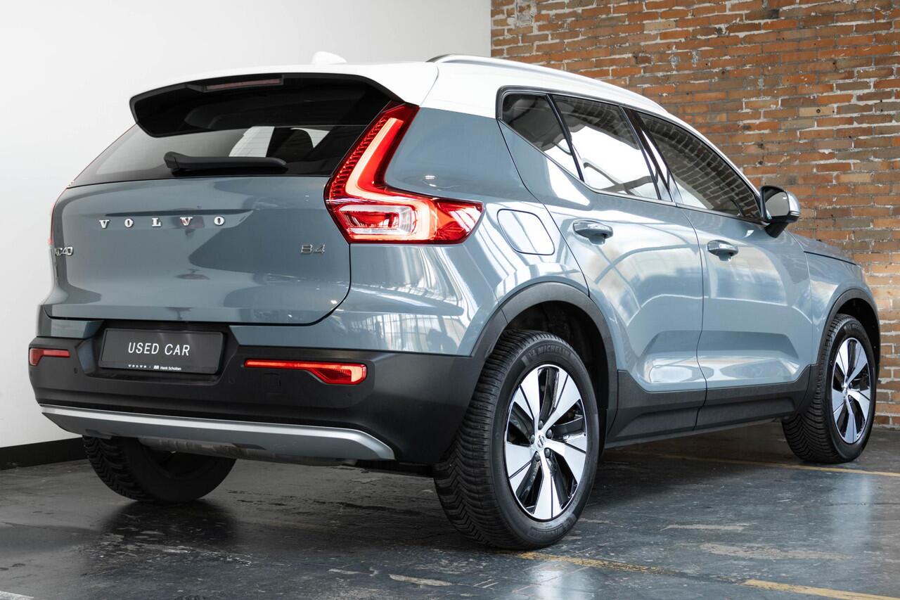 Volvo XC40 B4 Automaat Business Pro | Dealeronderhouden | Adaptive cruise control | BLIS | Zwarte Roofrails kan ook | Parkeercamera | Volvo on Call | Navigatie | 18'' Lichtmetalen velgen