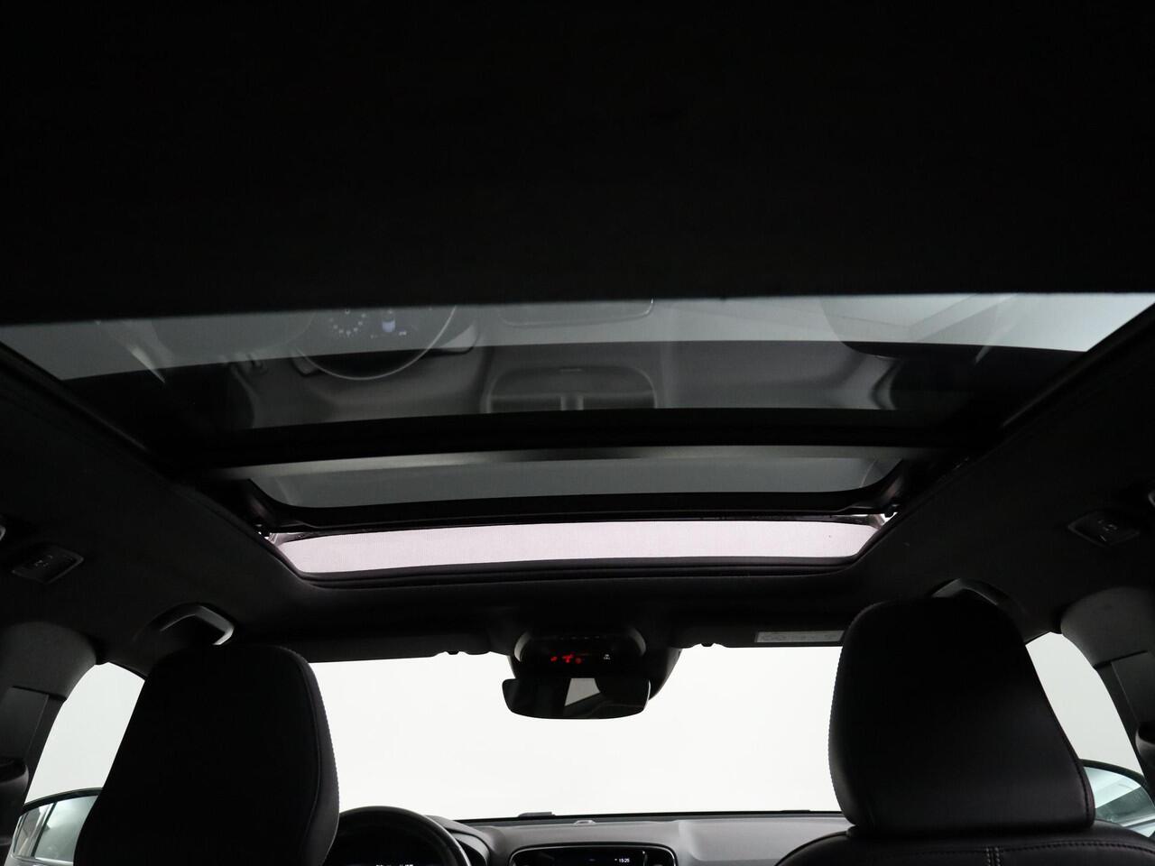 Volvo XC40 1.5 T5 Recharge R-Design UNIEK | Trekhaak | Panoramadak | 360° Camera | Zeer Compleet!!