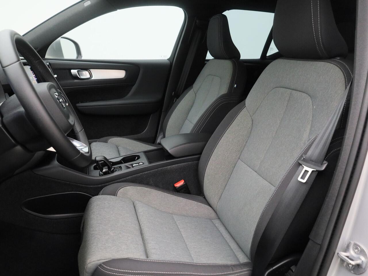 Volvo XC40 1.5 T4 Plug-in hybrid Core Bright | CAMERA | KEYLESS