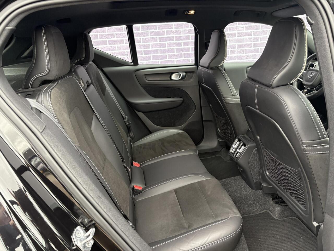 Volvo XC40 1.5 T2 R-Design | LED | Stoel + Stuurverwarming | Blis | Adaptieve Cruise controle | Camera | Panorama dak | Zitvlak verlengers | Elektrische achter klep |