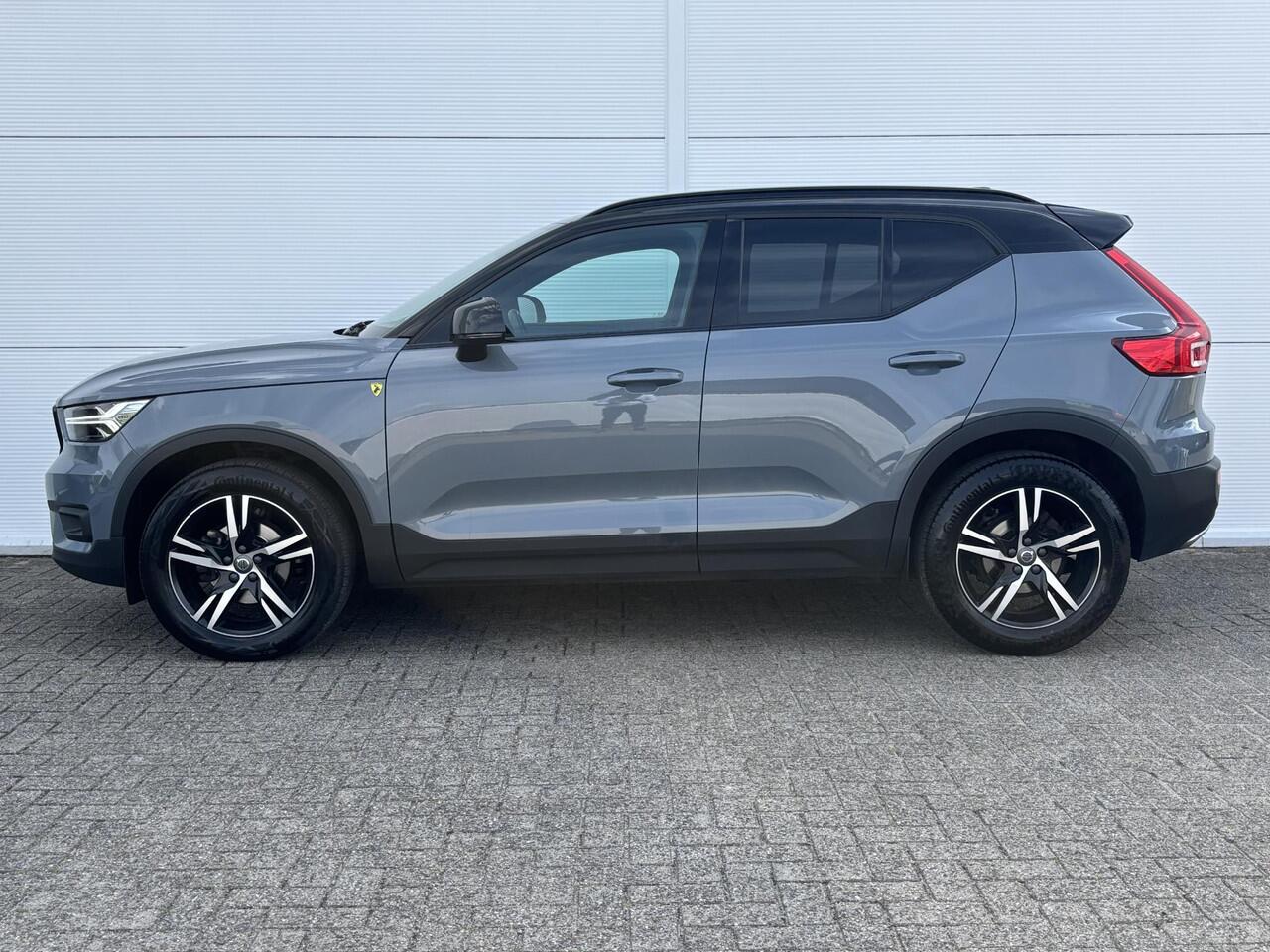 Volvo XC40 1.5 T3 R-Design / Navigatie / Camera / Origineel Nederlands / Elektrische achterklep /
