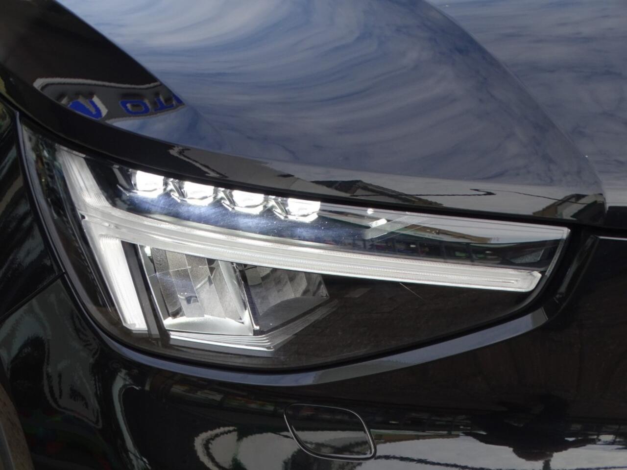 Volvo XC40 1.5 T5 Plug-in hybrid Ultimate Bright Panoramadak 1e Eig.