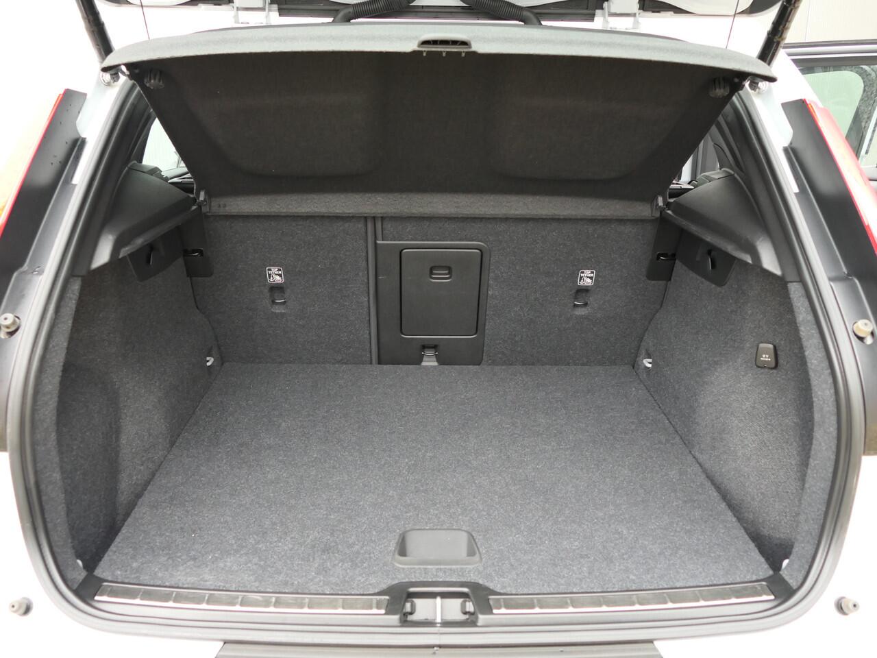 Volvo XC40 1.5 T4 Recharge Inscription 12 MND garantie Leer / Keyless Entry / 19'' / DAB+ / Navi