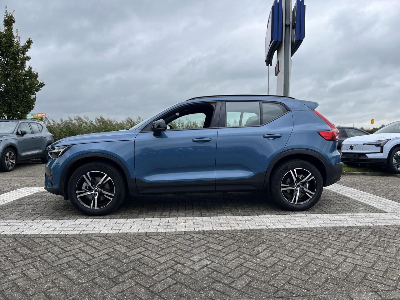 Volvo XC40 B4 Plus Dark | Harman/Kardon | Memoryseats | Keyless Entry | Trekhaak |