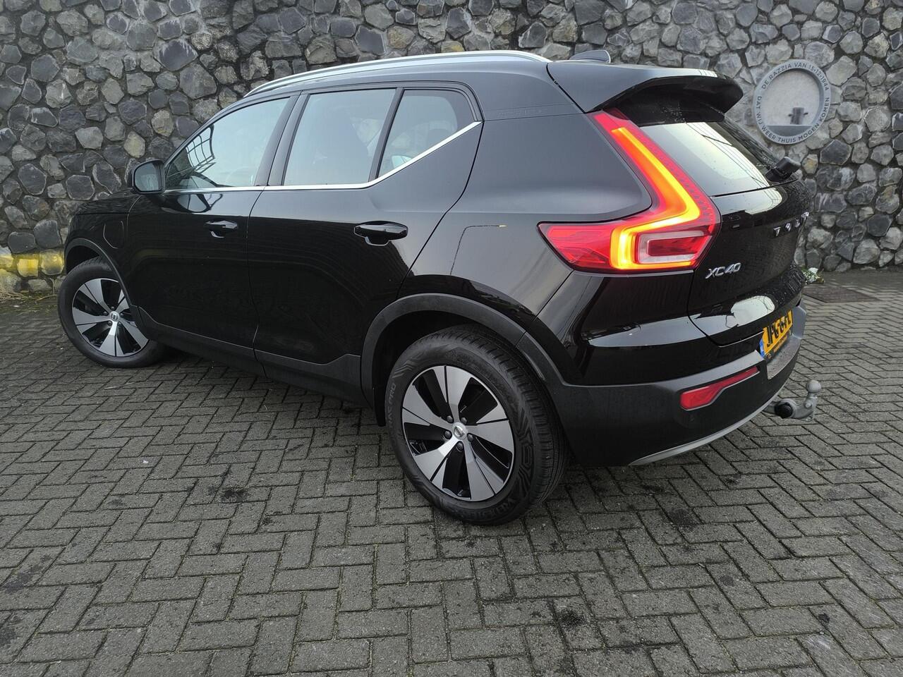 Volvo XC40 1.5 T4 Recharge Inscription Expression Trekhaak, stoel en stuur verwarming, camera, electr A klep, carplay, 1e eigenaar