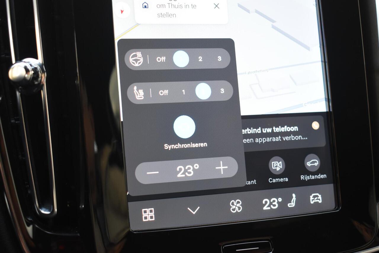 Volvo XC40 B4 211PK Automaat Plus Dark / Navigatie / Adaptive Cruise / Harman Kardon / Stuur- & Stoelverwarming / Elektrische achterklep / Achteruitrijcamera / Trekhaak / Elektrische stoelverst. met geheugen