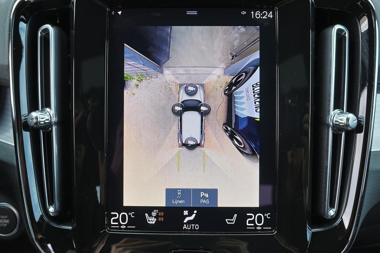 Volvo XC40 T5 Recharge Plus Dark - IntelliSafe Assist - 360º Camera - Harman/Kardon audio - Verwarmde voorstoelen & stuur - Parkeersensoren voor & achter - Elektr. bedienb. voorstoelen met geheugen links - Extra getint glas - 19' LMV