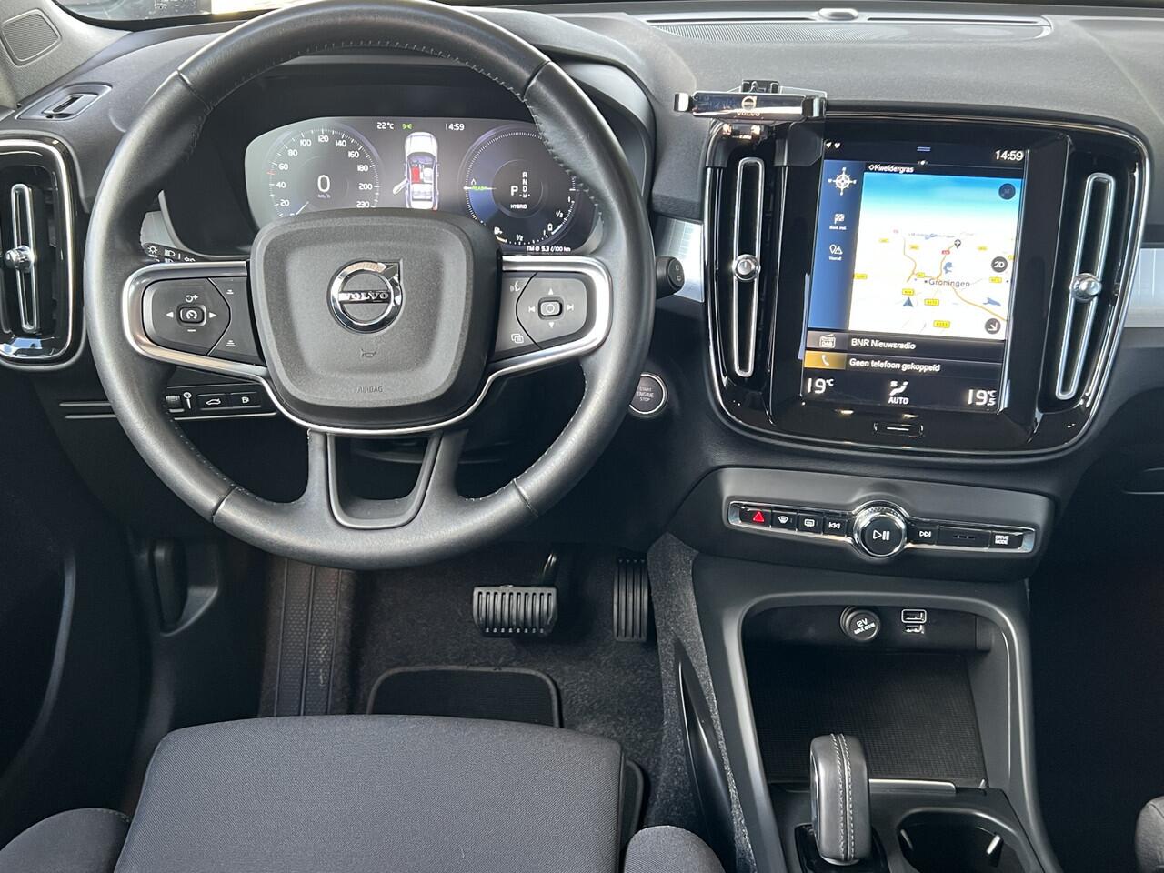Volvo XC40 1.5 T5 Recharge 262 pk Business Pro Navigatie Camera Carplay ACC Bliss Pilot Assist 18 Inch Velgen DAB Sportstoel Keyless NL Auto 1e Eigenaar Plug-in Hybride