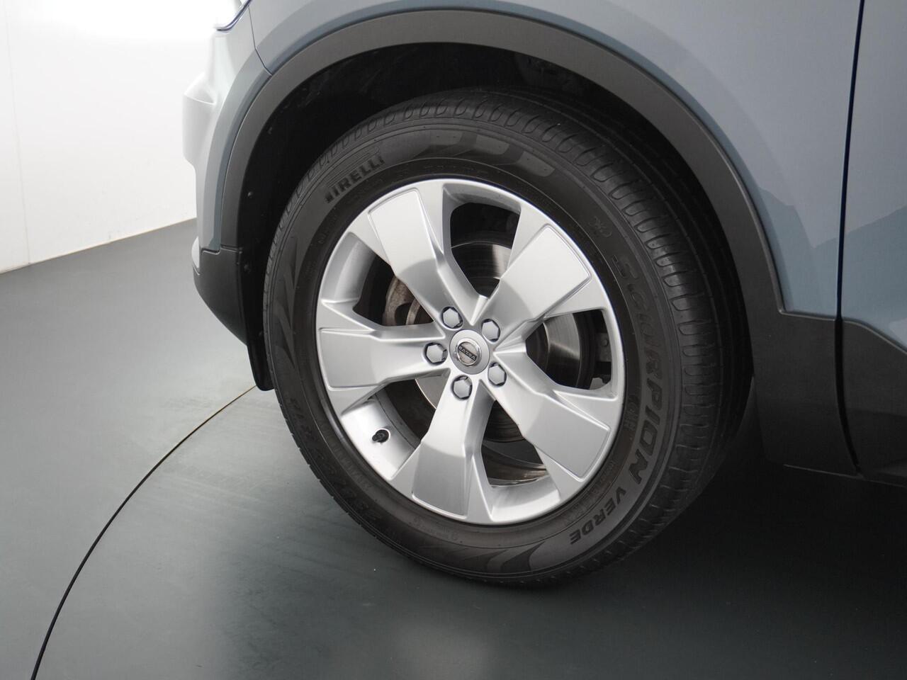 Volvo XC40 1.5 T3 Momentum Trekhaak/Carplay/Stoelverwarming etc.