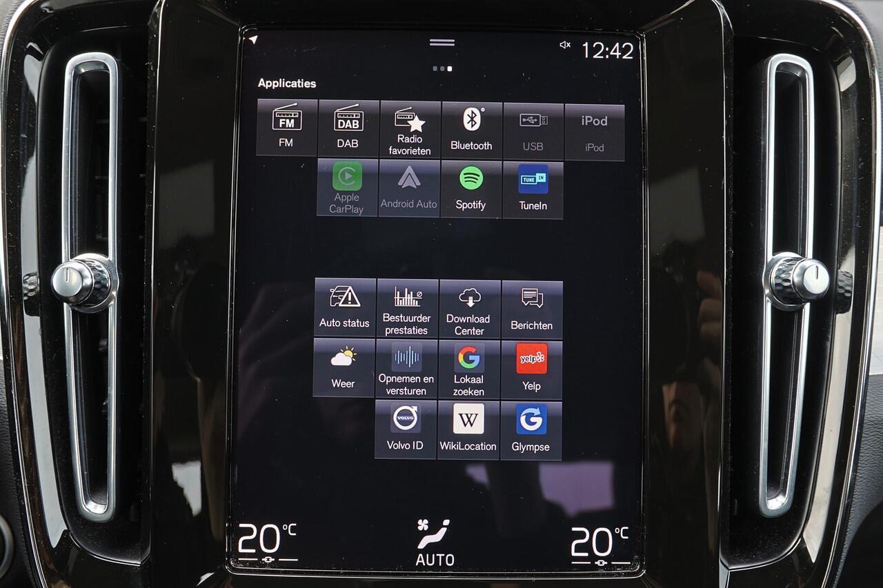 Volvo XC40 T2 Momentum - AUTOMAAT - Sensus Navigatie - LED-koplampen - Cruise Control - Climate control - Parkeersensoren achter - 19' LMV