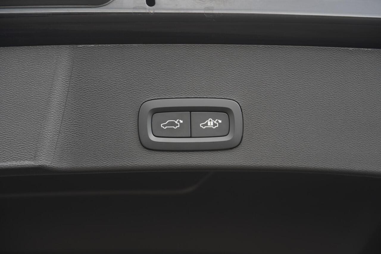 Volvo XC40 1.5 T5 Plug-in hybrid Plus Dark