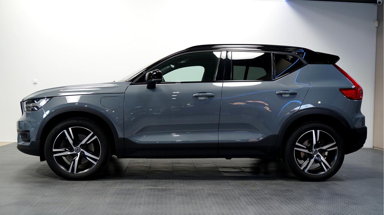 Volvo XC40 Volvo XC40 1.5 T5 Recharge 193kW/262pk DKG7 R-Design BI-TONE + PILOT ASSIST + KEYLESS ENTRY&GO + FULL LED HIGH BEAM + ADAPT.CRUISE + BLIS + LEER/ALCANTARA + STOEL-STUURVERWARMING + LANE ASSIST + CAMERA + PARKSENSOREN V&A + 19" LM-VELGEN!!