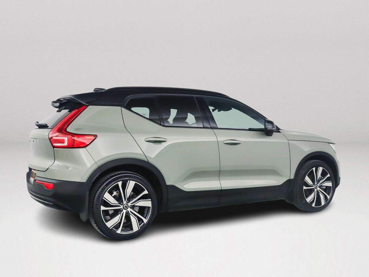 Volvo XC40 Recharge P8 AWD R-Design | Panoramadak | 360° camera | Harman Kardon | Stoel- en Stuurverwarming | Trekhaak