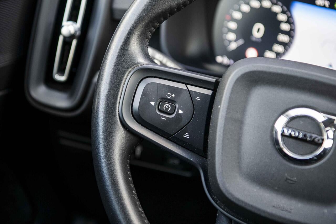 Volvo XC40 1.5 T2 Momentum Core | Cruise Control | Navigatie | Apple CarPlay & Android Auto | Parkeersensoren Achter | DAB Radio |