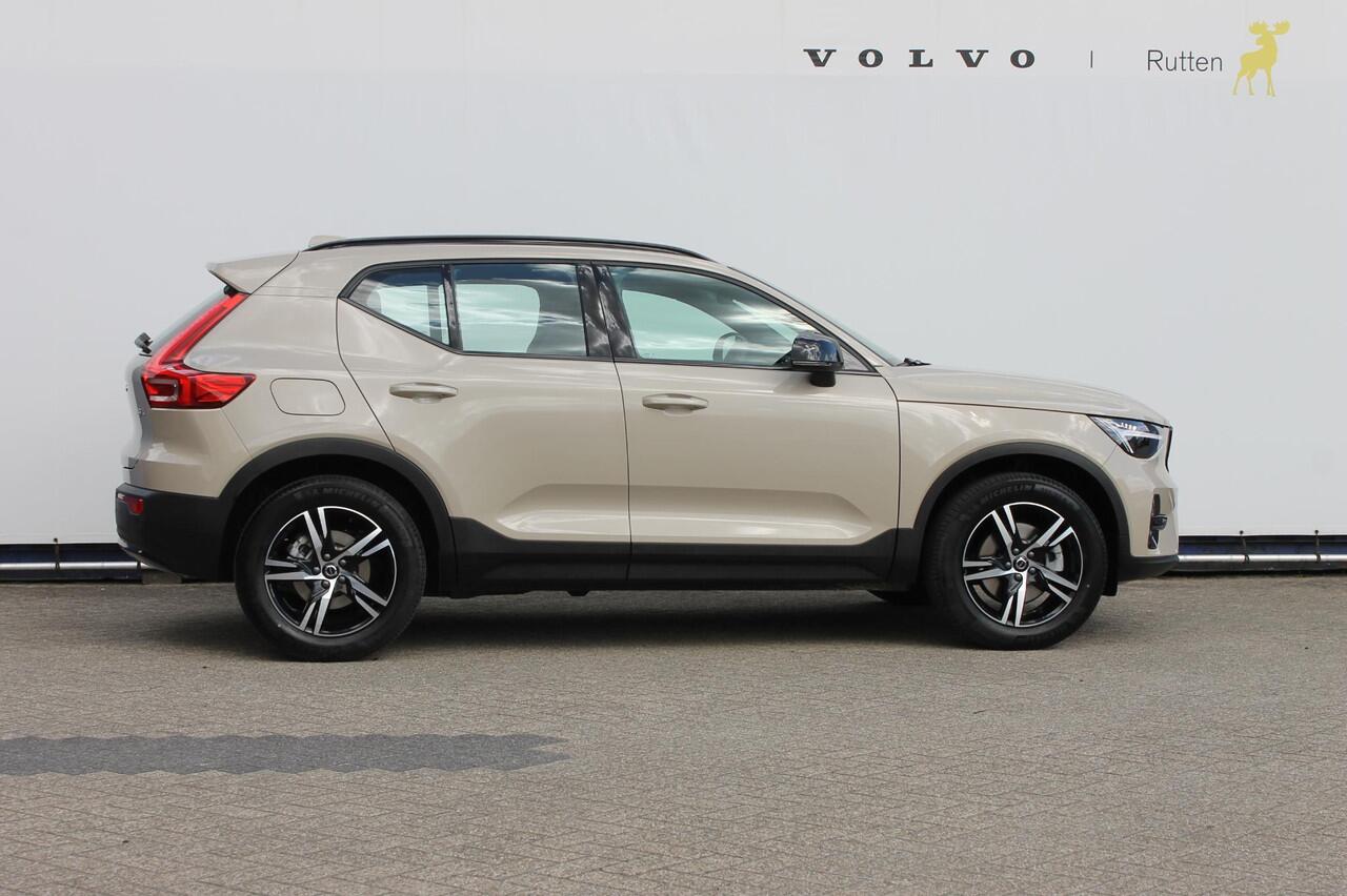 Volvo XC40 B4 211PK automaat Plus Dark Adaptieve Cruise Control / Blis / Google infotainment / Semi elektrisch wegklapbare trekhaak / Verwarmbare voorruit