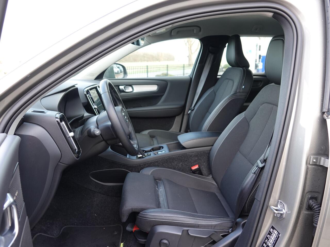 Volvo XC40 1.5 T5 Twin Engine Momentum Pro PILOT + ACC | BLIS | H-LEER | HK AUDIO