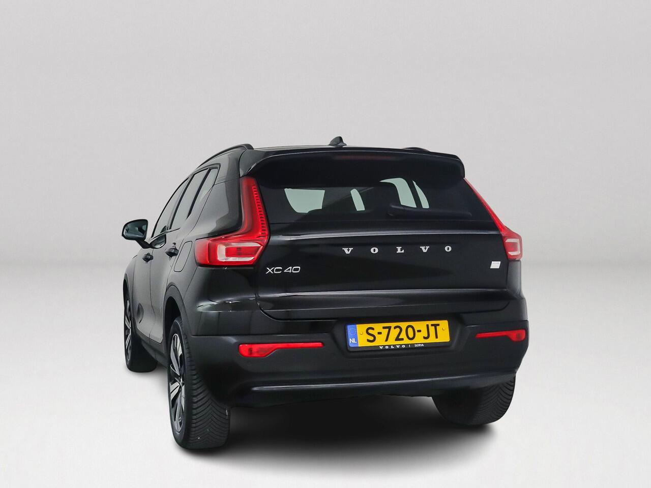 Volvo XC40 Recharge Core 70 kWH | Parkeercamera | Stoel- en Stuurverwarming | Google navigatie