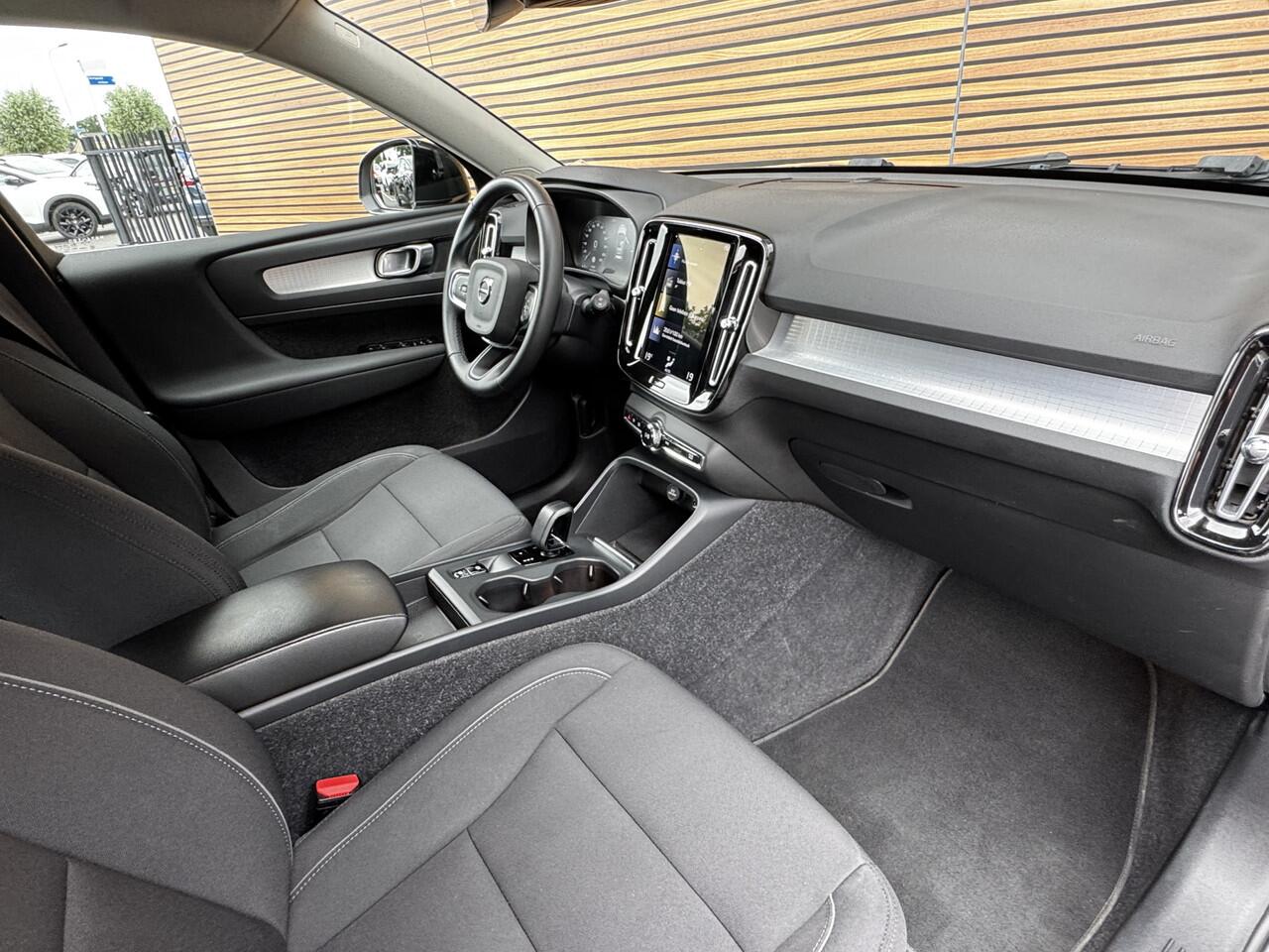 Volvo XC40 1.5 T4 Recharge Inscription Expression PDC v+a / Navigatie / Camera / Carplay / 18 "lm velg