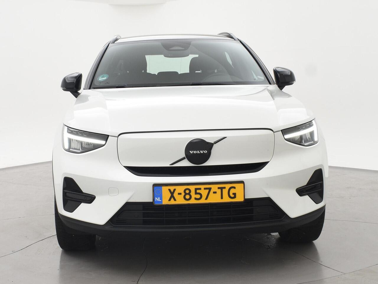 Volvo XC40 238 PK SINGLE MOTOR PLUS 69 kWh + ELEK. TREKHAAK | ACC | 19 INCH | CAMERA