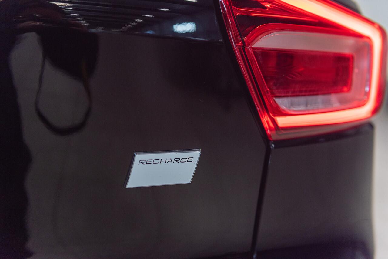 Volvo XC40 Recharge Aut. Luxe Stoelen Parkeercamera CruiseControl Trekhaak 231pk