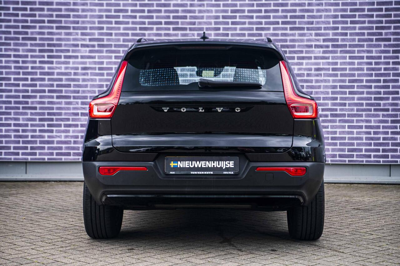 Volvo XC40 1.5 T2 R-Design | Adaptieve Cruise Control | Dode Hoek Detectie | Parkeer Camera | Parkeersensoren Voor en Achter |