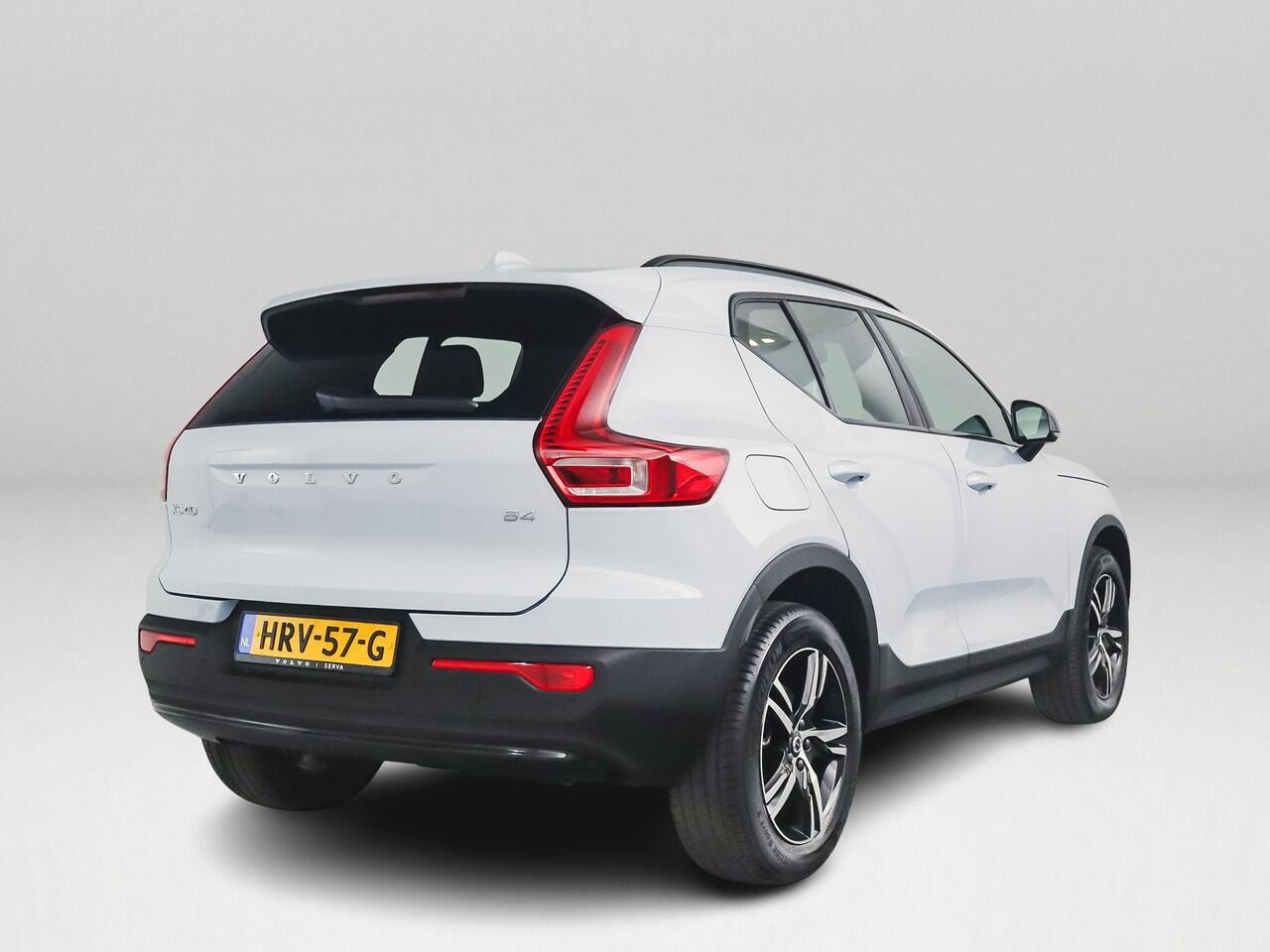 Volvo XC40 B4 Plus Dark Parkeercamera | Stoel- en Stuurverwarming | Harman Kardon | Trekhaak