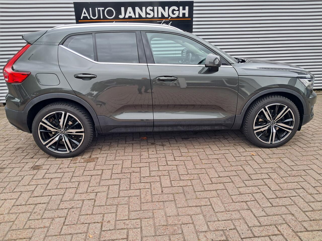 Volvo XC40 2.0!! 4 Cylinder!! T4 Inscription Automaat met Schuif/kanteldak! 1800 kg trekgewicht! | Clima | Cruise | Vol lederen bekleding! | Navigatie | Memory chairs | RIJKLAARPRIJS INCL 12 MAANDEN GARANTIE EN BEURT