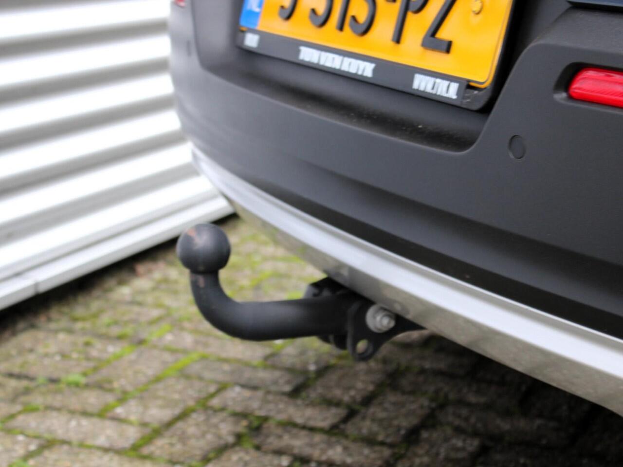 Volvo XC40 1.5 T3 Business Pro Automaat / 19" velgen / Trekhaak / DAB / BLISS