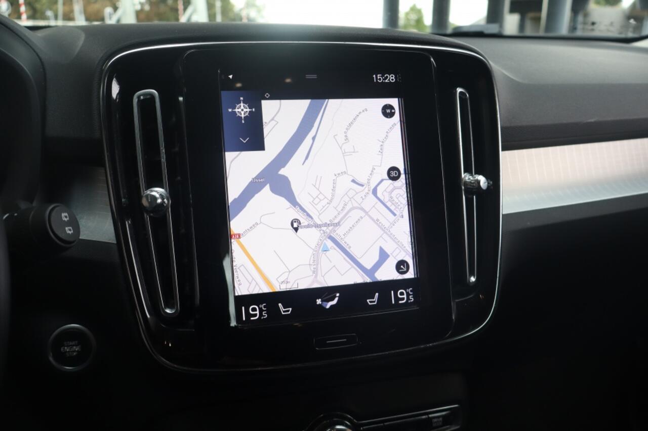 Volvo XC40 1.5 T3 R-Design | Stoelverwarming | Camera | Clima