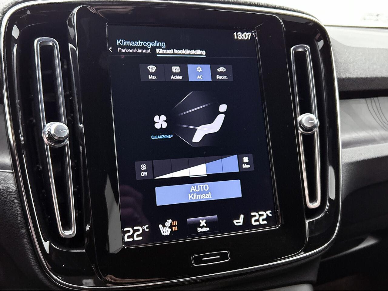 Volvo XC40 1.5 T4 Recharge Ultimate Dark Edition Facelift | BTW | Harman&Kardon | Uitklapbare trekhaak | Stoel/Stuurverwarming | Dodehoek detectie |