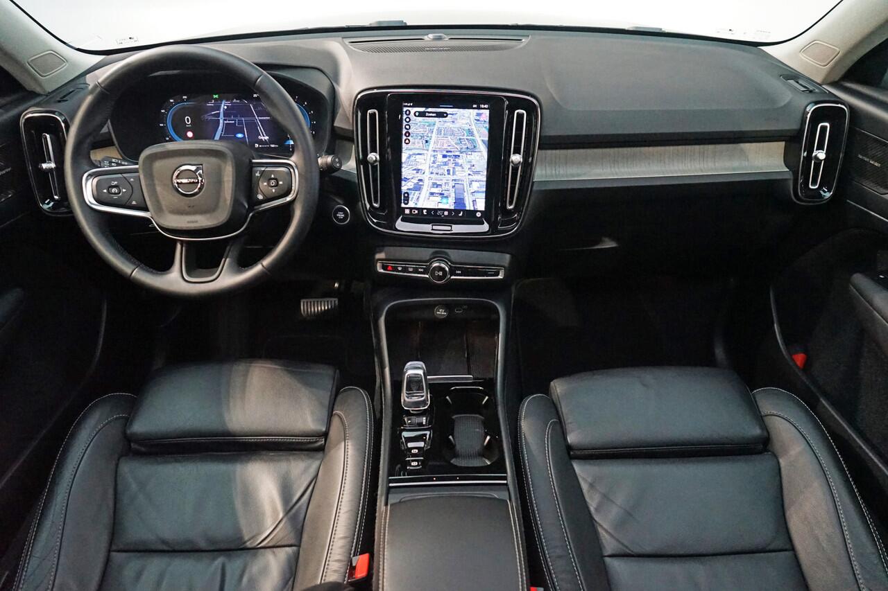 Volvo XC40 2.0 B3 Plus Bright ? PANO ? 360 CAMERA ? TREKHAAK ? APP CONNECT ? H&K