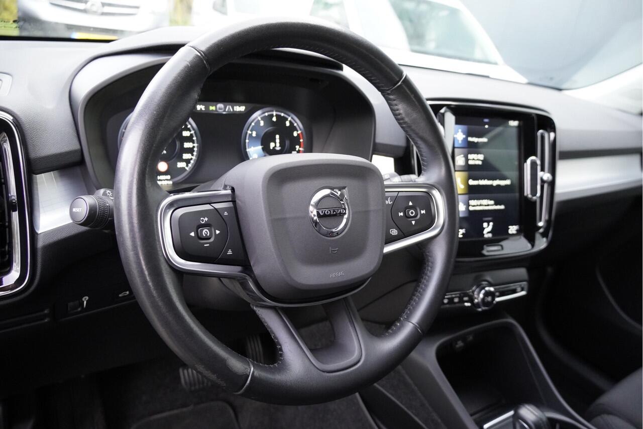 Volvo XC40 1.5 T2 Automaat! Business Pro BJ2020 Lmv 18" | Led | Pdc | Navi | Achteruitrijcamera | App-Connect | Keyless entry | Sportstoelen | Elek. voorstoelen | Verwarmd voorruit | Elek. achterklep | Virtual cockpit | Climate control | Cruise control