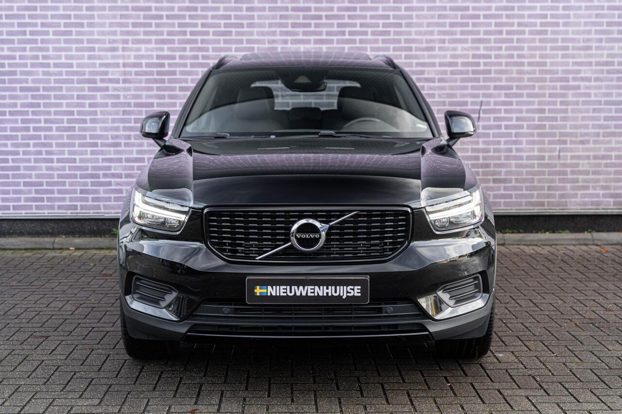 Volvo XC40 1.5 T5 Twin Engine Inscription | Schuif- / Kanteldak | Getint Glas | Parkeer Camera | Parkeersensoren Voor + Achter | Stoel - / Stuurverwarming | Cruise Control | Volvo On Call |