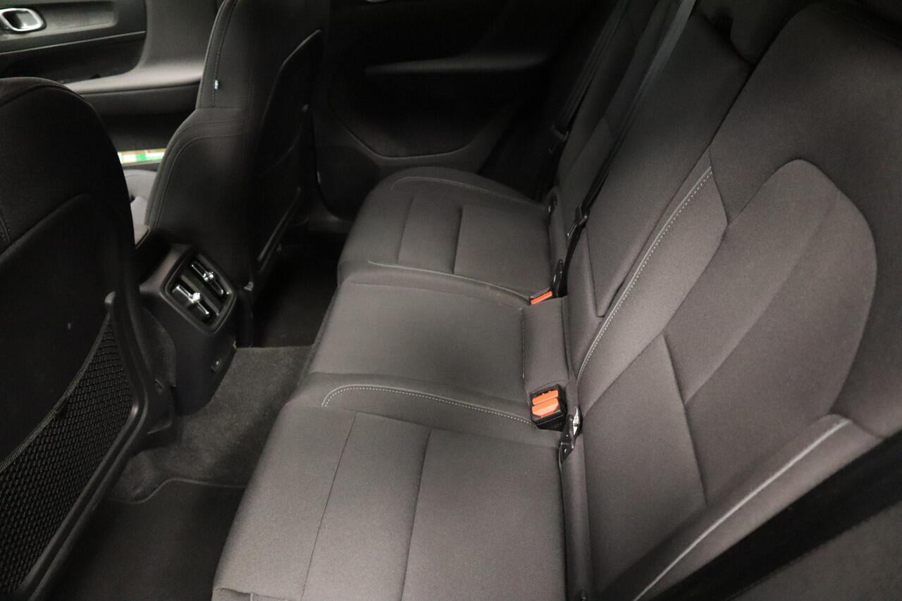 Volvo XC40 Single Motor Extended Range Plus 82 kWh ACC 20'' PDC Keyless Entry/Go 24 maanden garantie mogelijk (*vraag naar de voorwaarden)