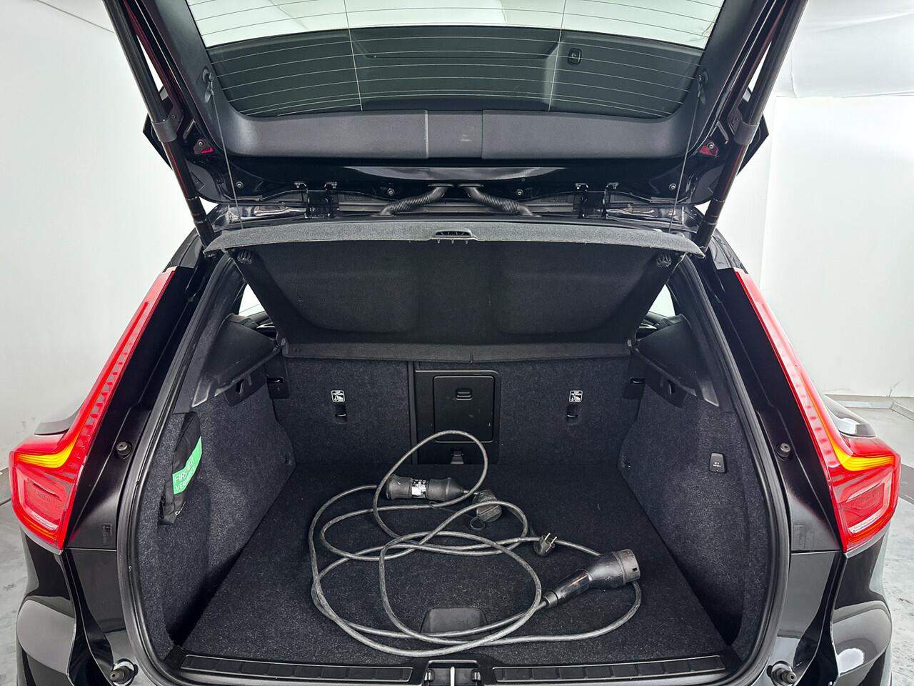 Volvo XC40 T4 Recharge Inscription Expression | Parkeercamera | Cruise Control