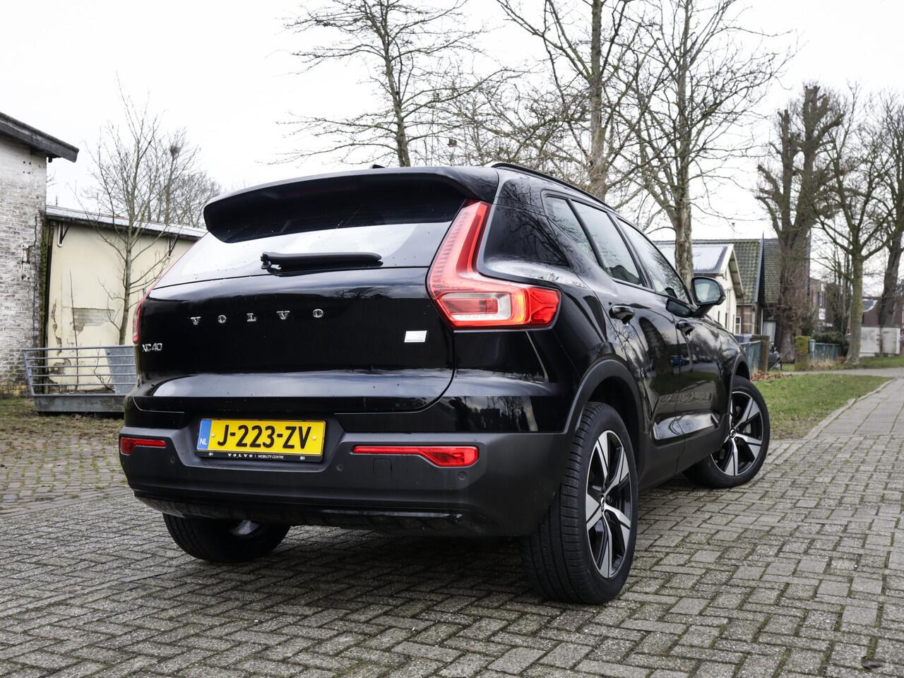 Volvo XC40 Recharge P8 AWD R-Design 3-Fase 1e-Eig. & Dealer-Onderh. BOVAG-Garantie. NL-Auto.
