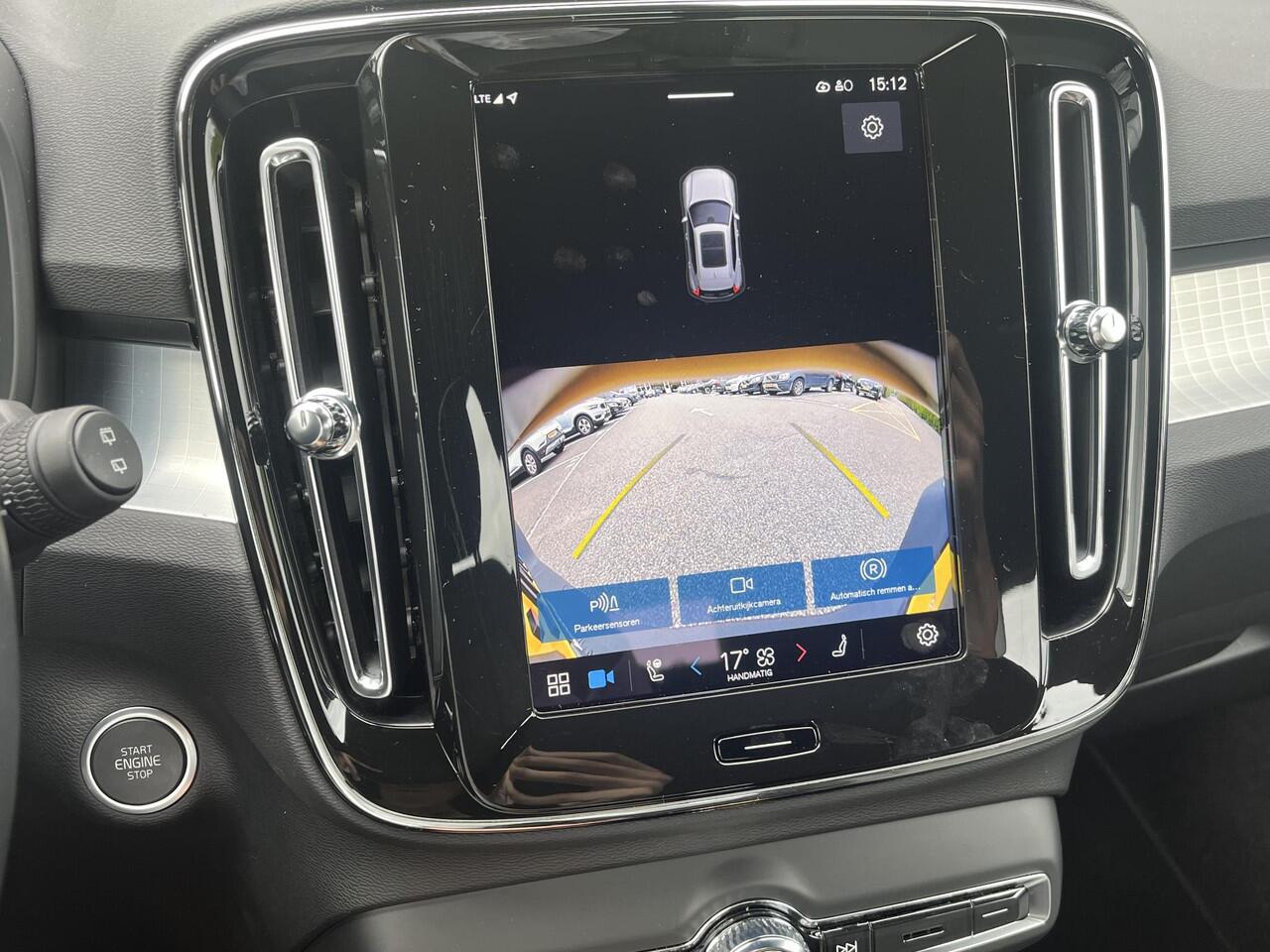 Volvo XC40 B4 Plus Dark Trekhaak | Pilot Assist | Camera | Stuurverwarming | BLIS | H&K Audio | Keyless