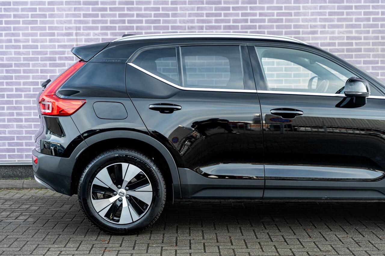 Volvo XC40 T4 Recharge Inscription Expression | Keyless | Stoel- en stuurverwarming | Achteruitrijcamera | Parkeersensoren voor + achter | Getint glas | Navigatie | Apple Carplay / Android Auto | LED koplampen |