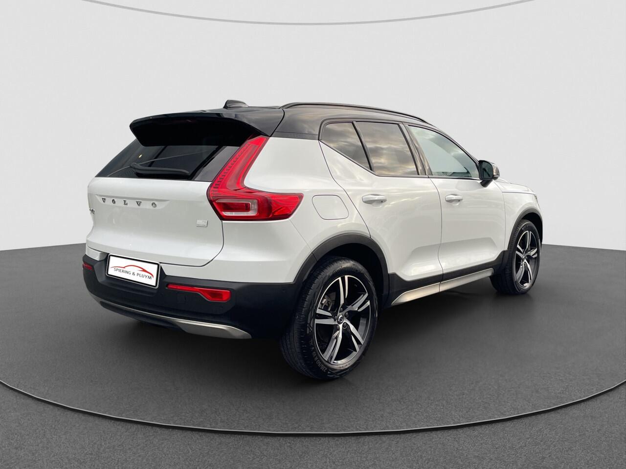 Volvo XC40 1.5 T5 Recharge R-Design | Pano | Leder | Elek klep | D.hoek | Carplay