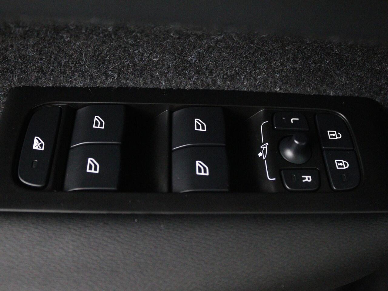 Volvo XC40 1.5 T5 Recharge Inscription Panoramadak | R-Design | PHEV | Lounge Pack