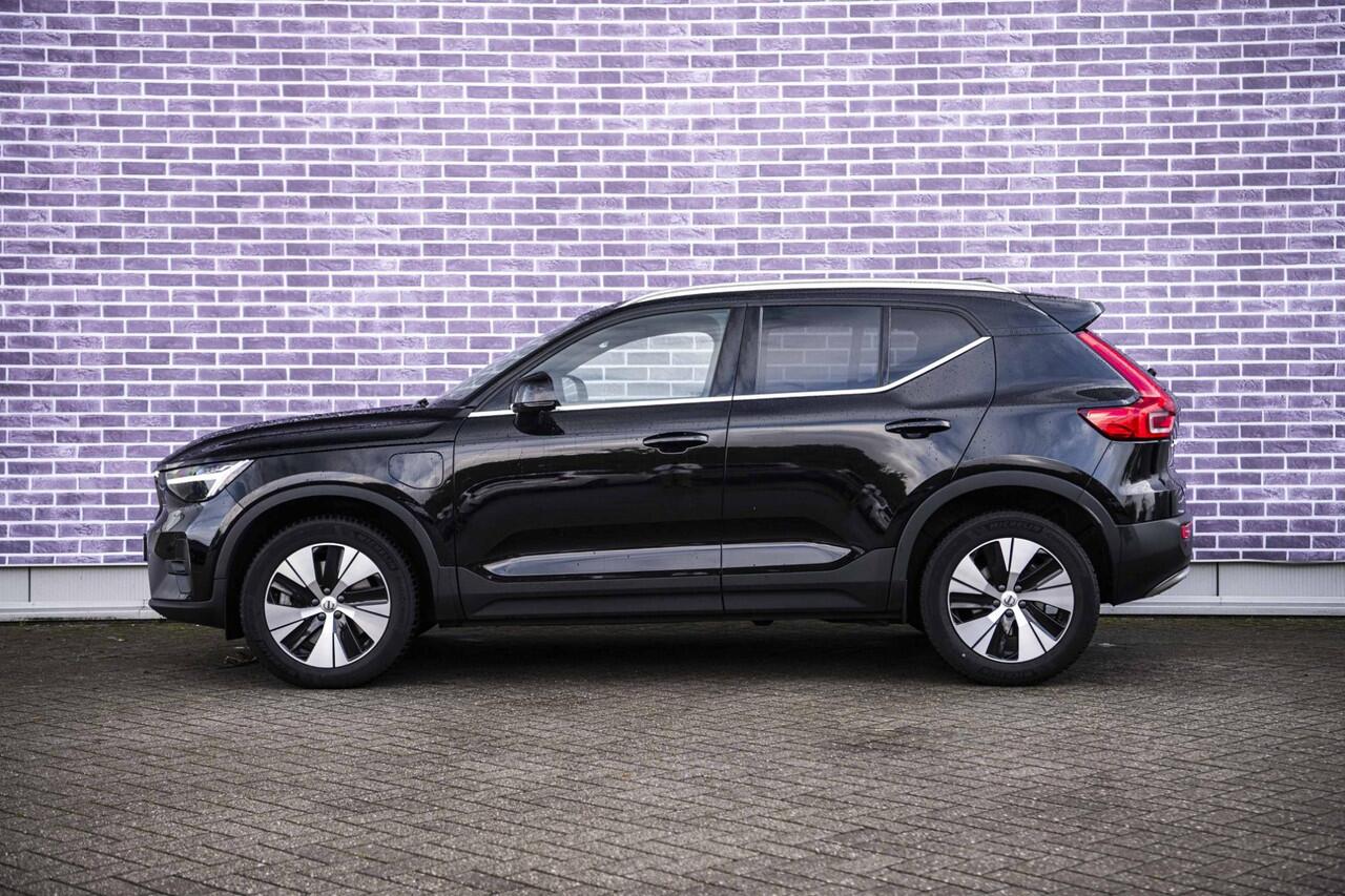 Volvo XC40 1.5 T4 Plug-in hybrid Core Bright | Lighting Pack | Park Assist Pack | Driver Assist | Getint Glas | Adaptive Cruise |