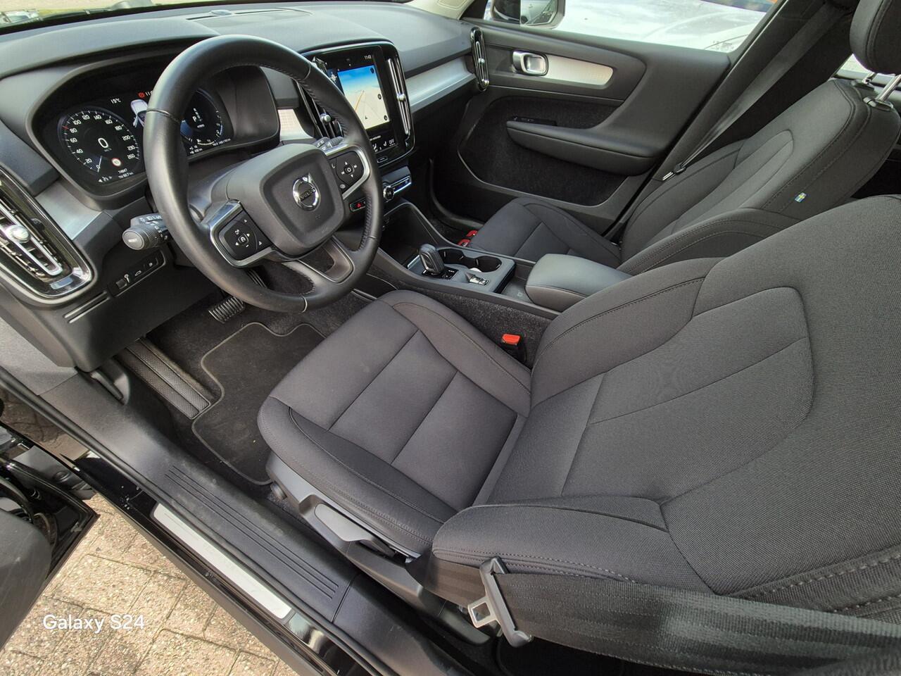 Volvo XC40 1.5 T4 Recharge Inscription Expression Panoramadak / Zeer Nette auto.