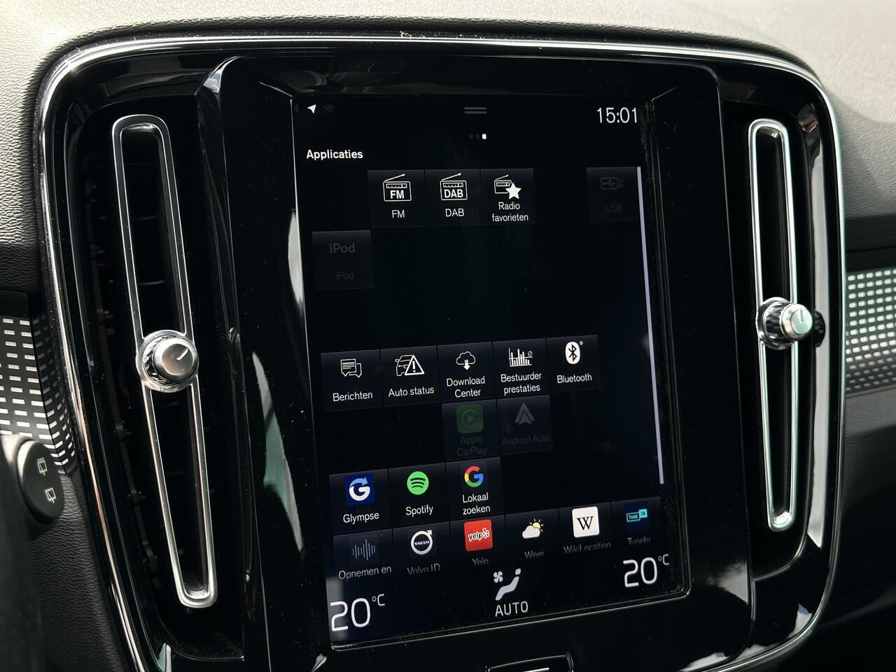 Volvo XC40 1.5 T2 R-Design Automaat / Camera achter / BLIS / Pilot assist / Nubuck bekleding / Carplay / Elek. bedienbare achterklep /