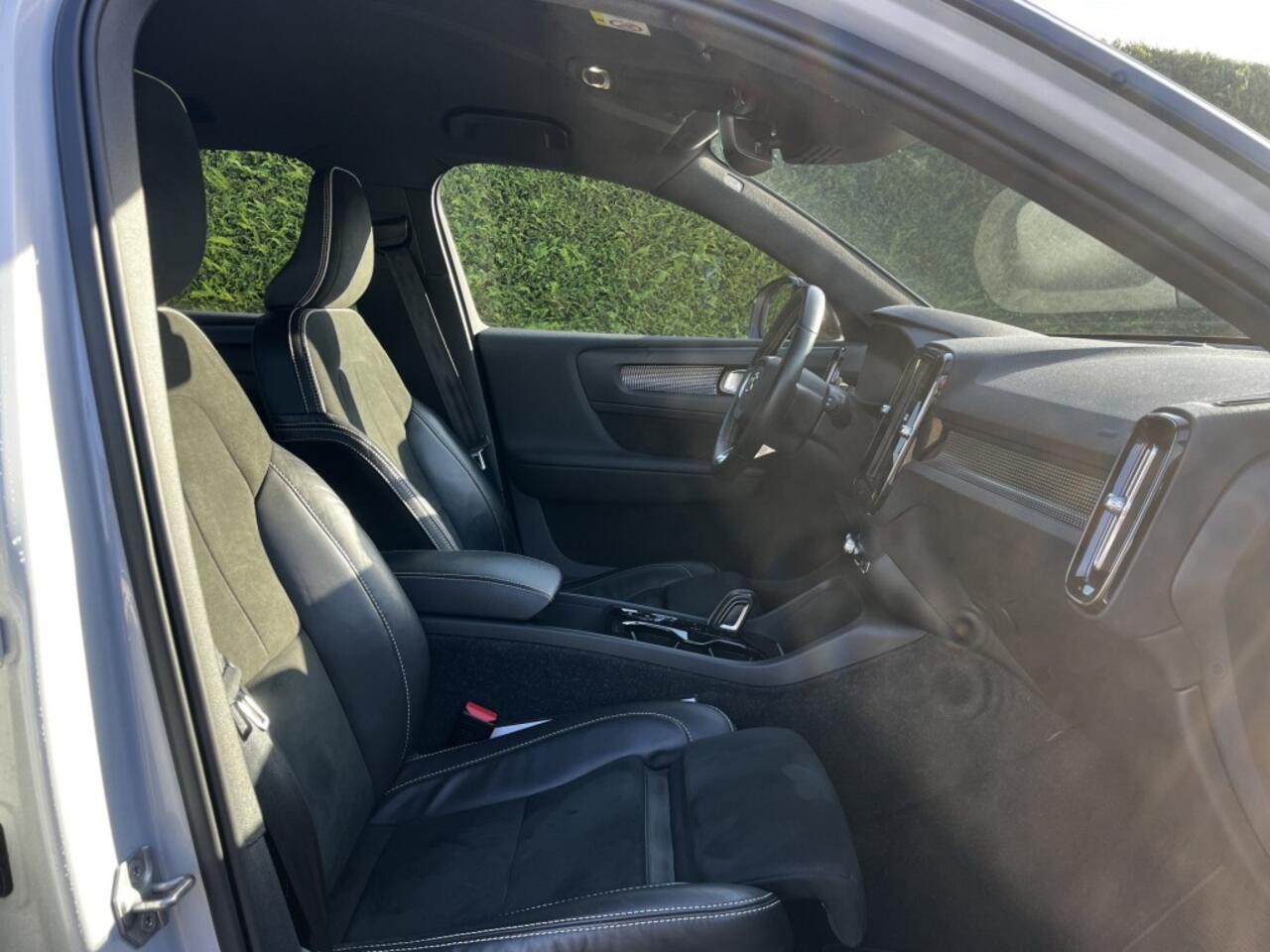 Volvo XC40 1.5 T5 R-design Expr. All-in prijs!