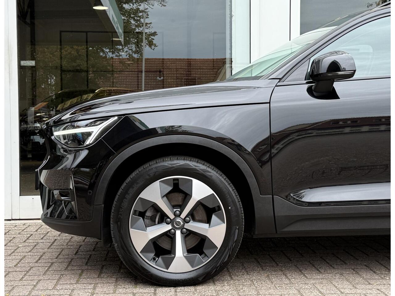 Volvo XC40 2.0 B4 Plus Dark |360°Camera|Leder|Memory|