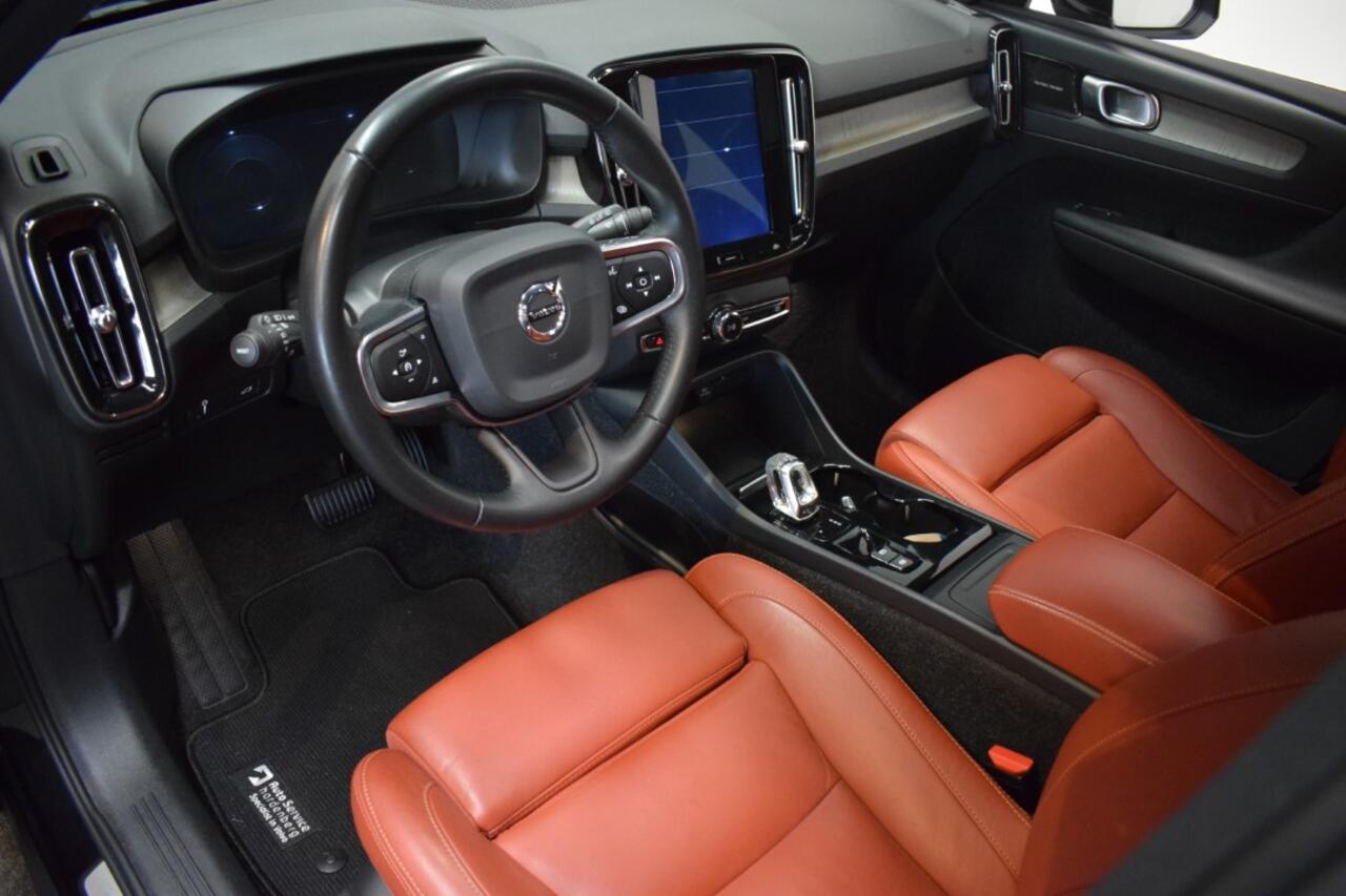 Volvo XC40 2.0 T5 250pk AUT8 AWD Inscription/ Leer/ Schuifdak/ Stoel en stuur verw./ Camera trekgewicht 2100kg