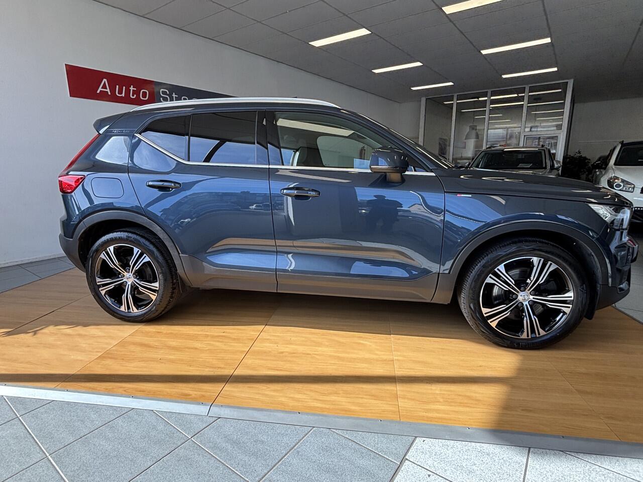Volvo XC40 1.5 T5 Recharge Inscription * BLIS * CREME LEER Elektr+memory * HARMAN KARDON