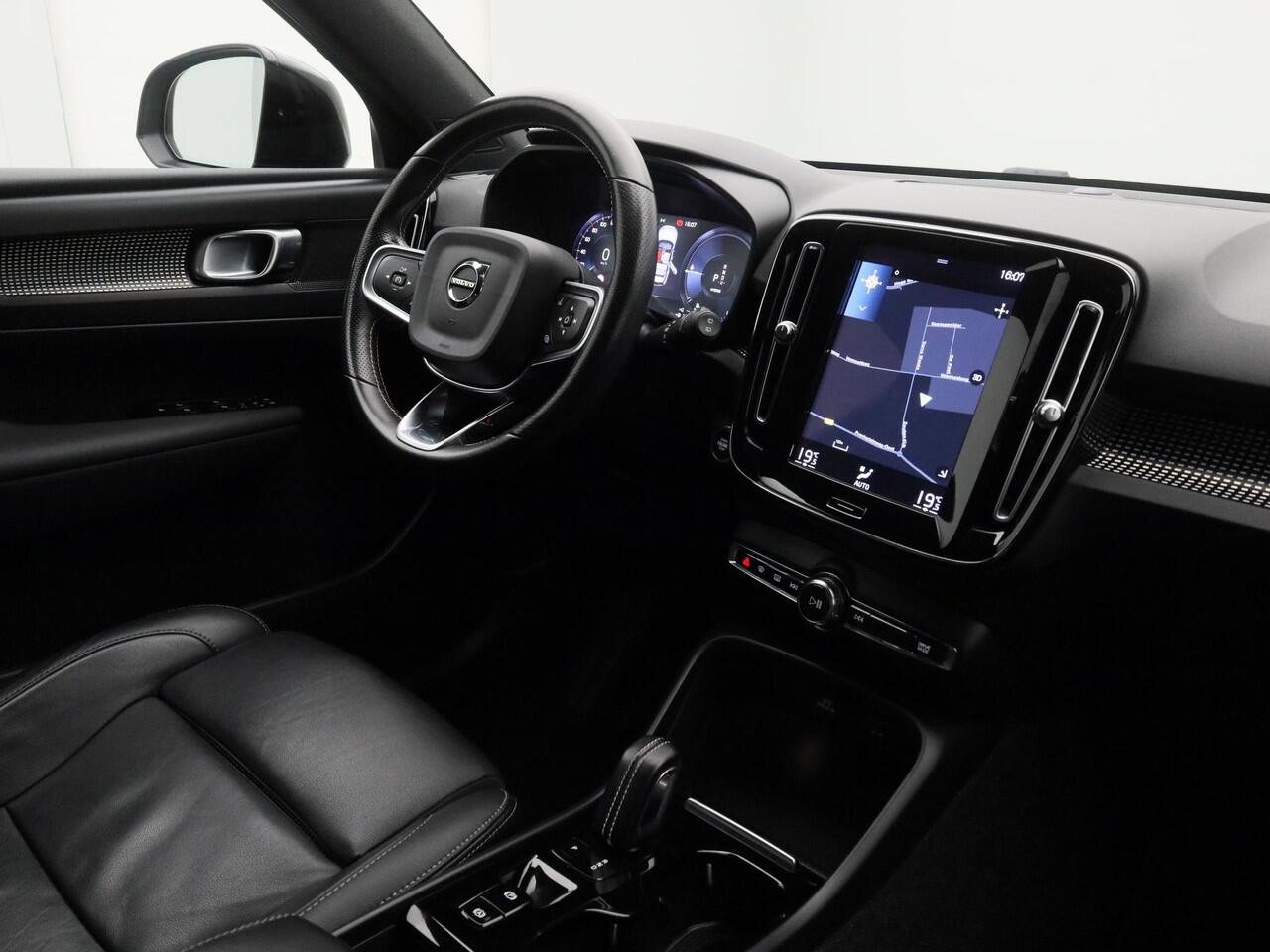 Volvo XC40 1.5 T4 Recharge R-Design | CAMERA | KEYLESS | LEDER