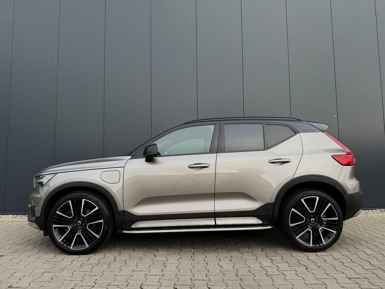 Volvo XC40 1.5 T4 R-Design pano / 21 inch / Memory