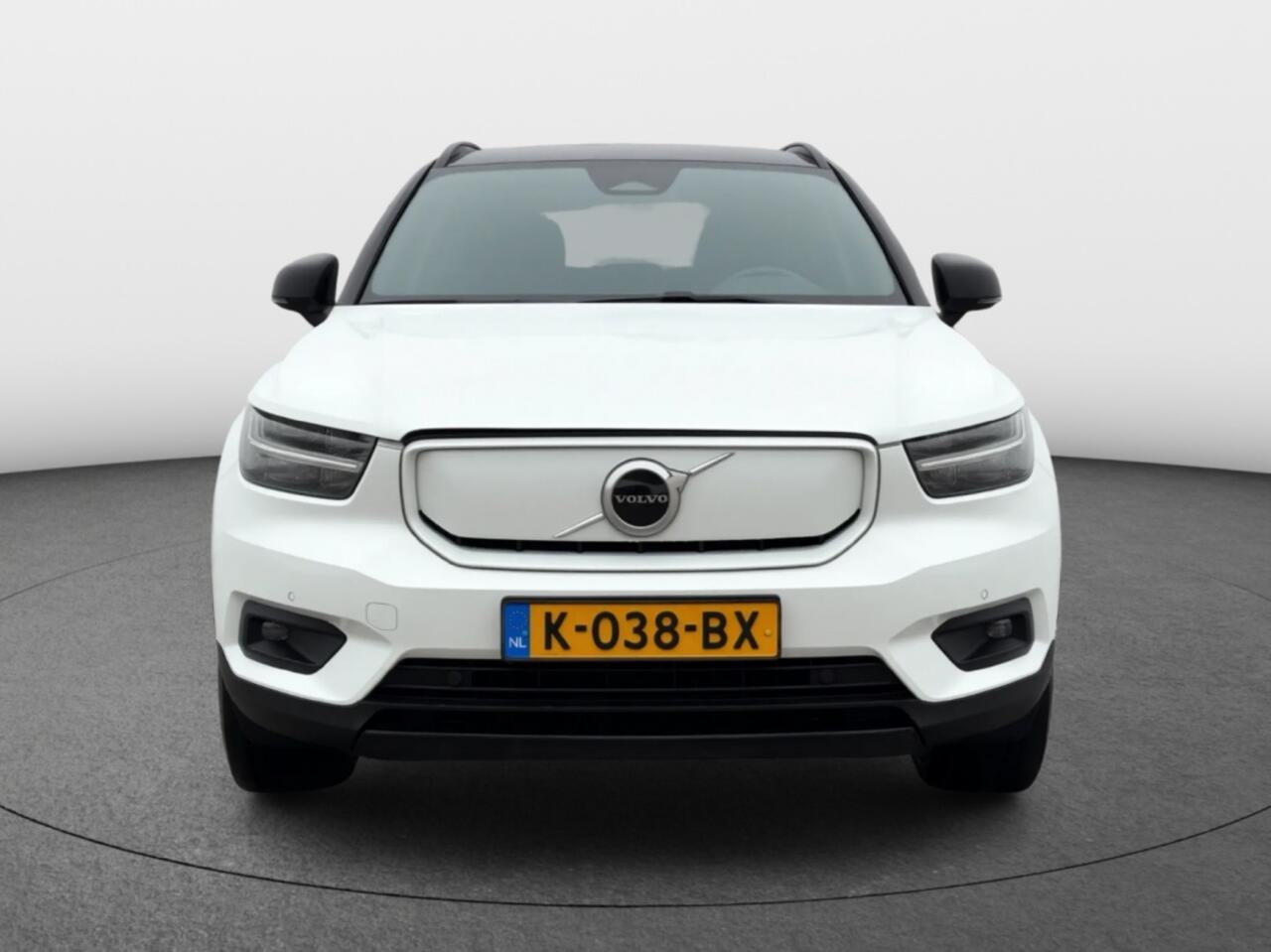 Volvo XC40 Recharge P8 AWD R-Design 409Pk | Trekhaak | Stoelverwarming